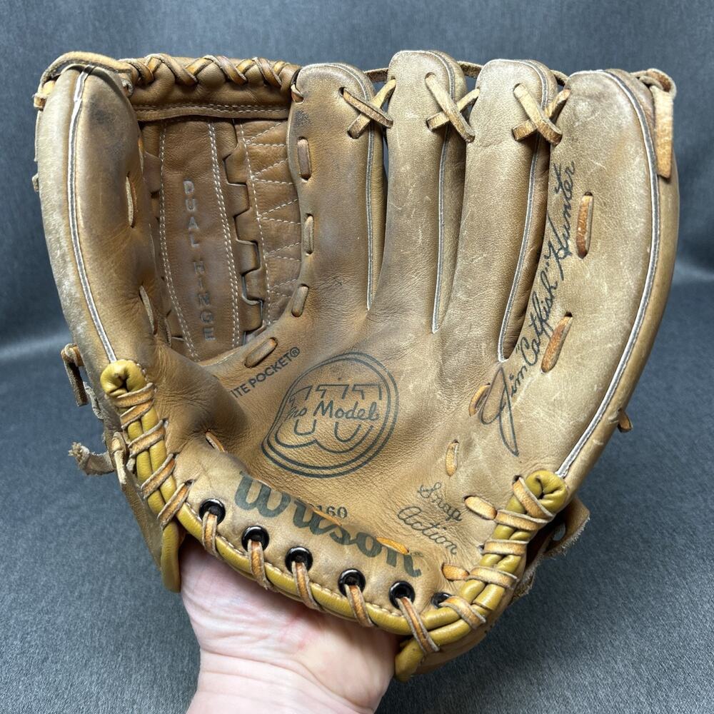 Vintage Wilson A2160 Jim Catfish Hunter Baseball Glove RHT Leather Mitt 1970s